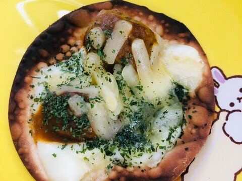 餃子の皮で★ミートボールとカレーソースのチーズピザ